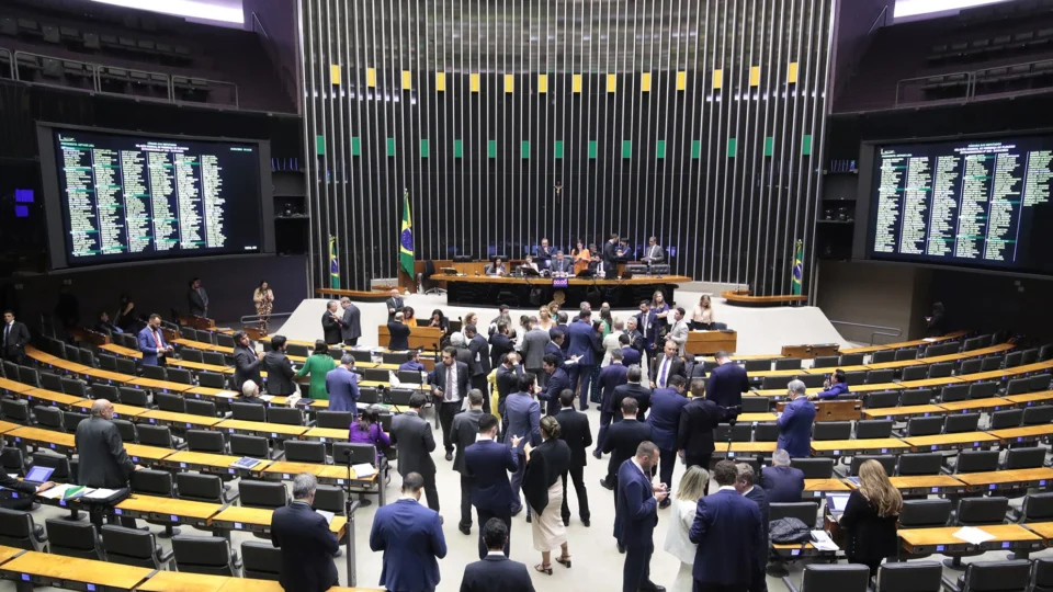 Lira aumenta em 60% valores de diárias em viagens para deputados