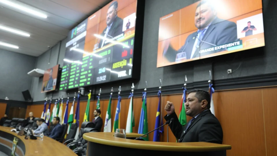 Deputado de Roraima cobra investigação sobre contratos da prefeitura de Bonfim 