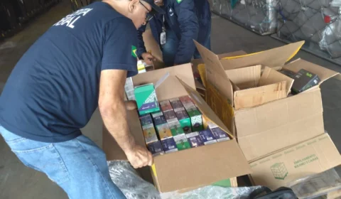 VÍDEO: Receita apreende mais de 4 mil cigarros eletrônicos em Manaus