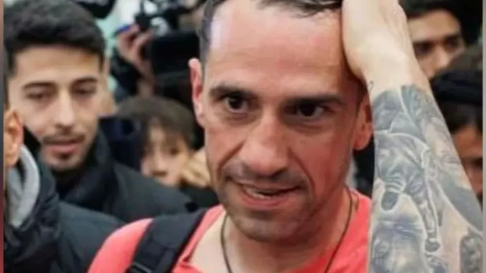 Após tentar ir andando até a Copa do Mundo no Qatar, homem é preso no Irã