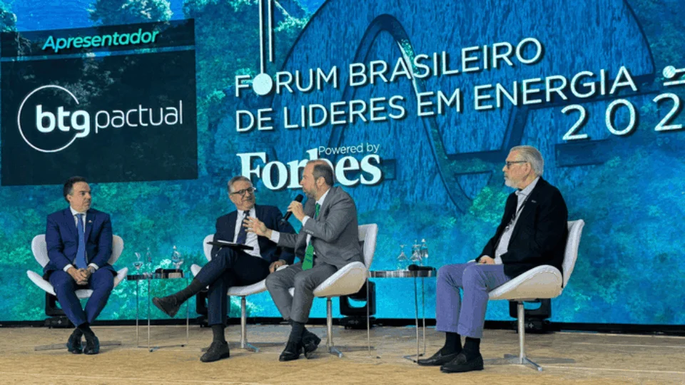 Silveira defende renovação das distribuidoras de energia; entenda