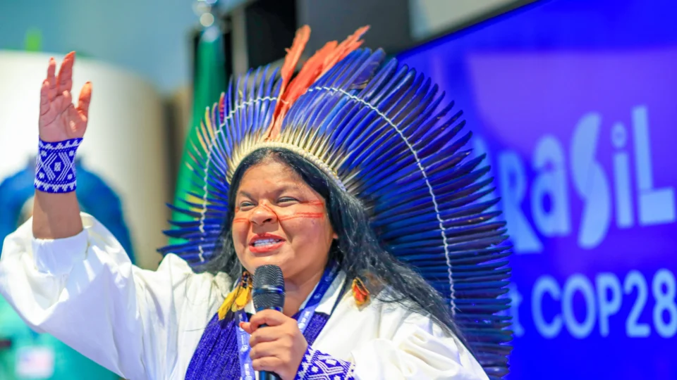 Sonia Guajajara faz pronunciamento em rede nacional