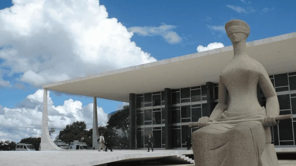 8 de janeiro: por risco de fuga Moraes determina prisão de réu