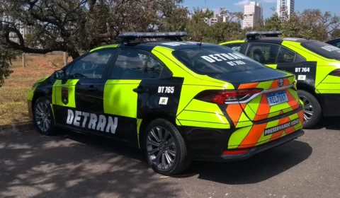 Detran-DF: 465 veículos são autuados por estacionamento irregular