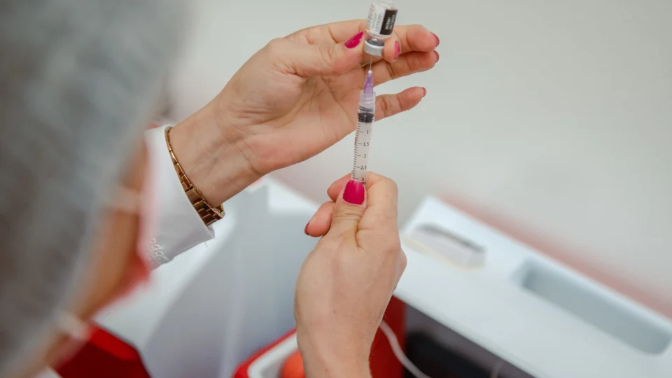 Spykevax: saiba mais sobre a nova vacina contra a covid-19 e quem pode tomar