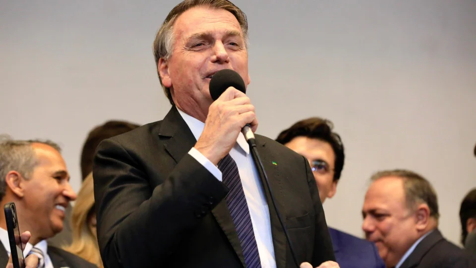 Bolsonaro comemora avanço da direita na Europa; entenda