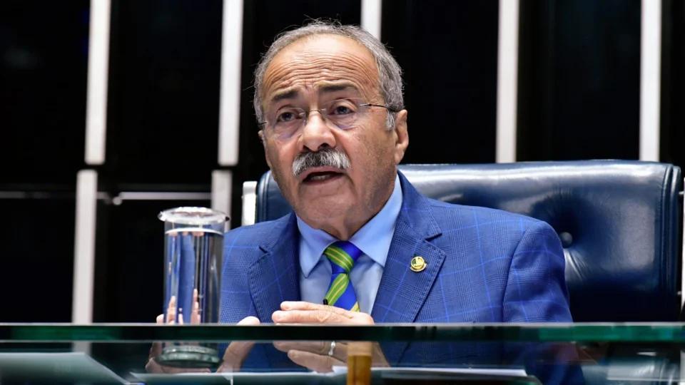 Chico Rodrigues confirma interesse em reeleição ao Senado durante entrevista