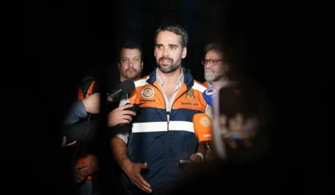 Políticos criticam Eduardo Leite e citam negligência sobre catástrofe no RS