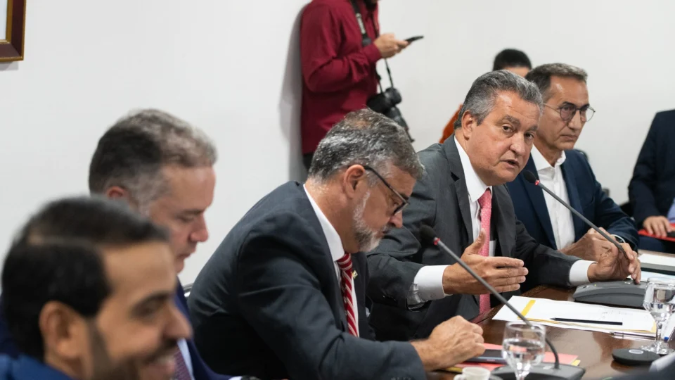 Governo aciona PF e AGU para punir fake news sobre tragédia no RS