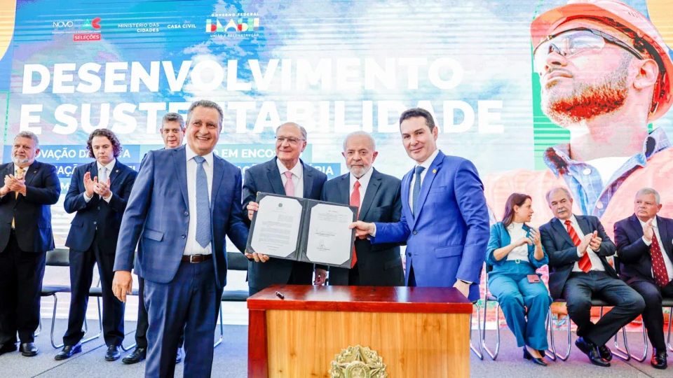 Zonas rurais e urbanas recebem R$ 18,3 milhões do PAC seleções