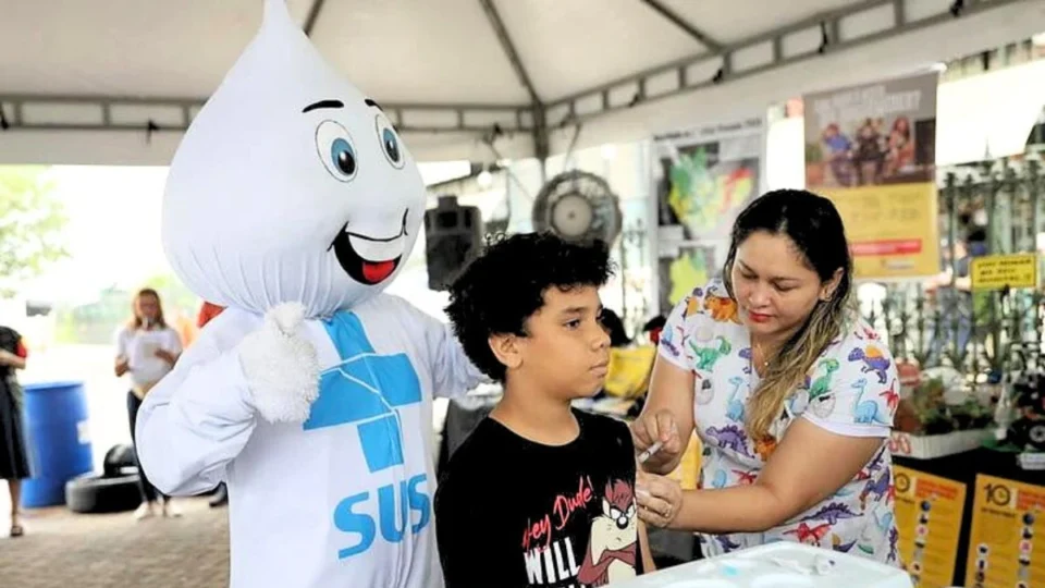 Vacina contra dengue: crianças e adolescentes são convocados no AM