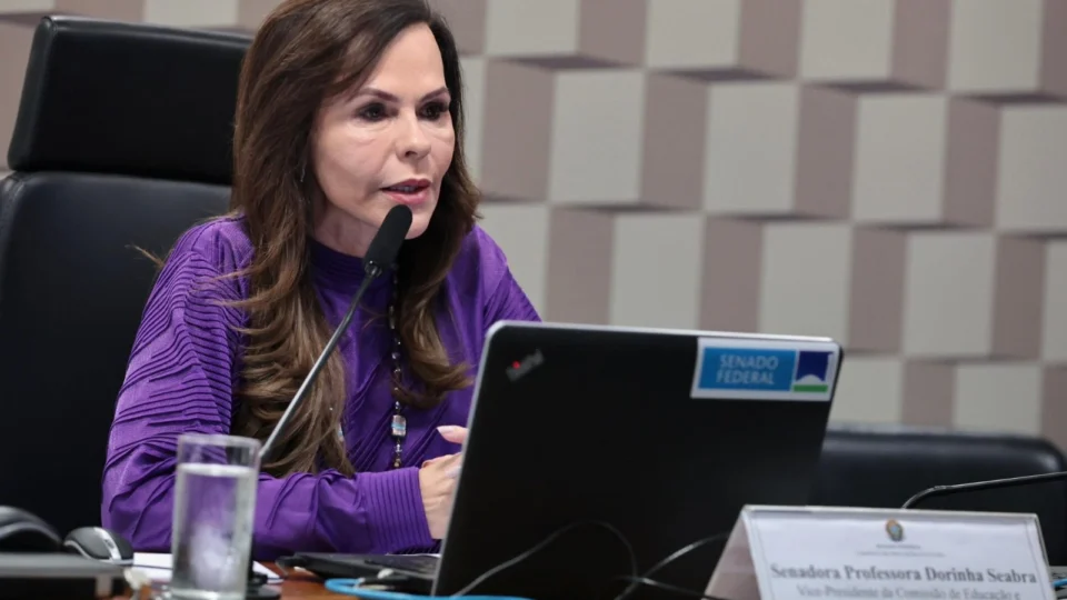 Aprovada prorrogação do Plano Nacional de Educação até 2025