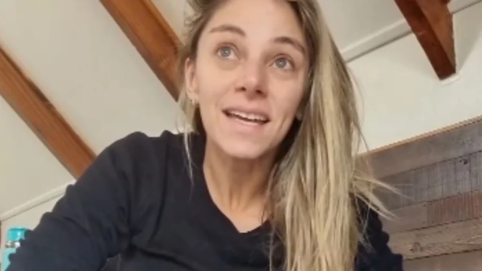 Atriz que fez Floribella anuncia morte do filho de 6 anos