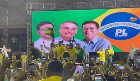 VÍDEO: Bolsonaro chega à Arena Amadeu Teixeira e é recebido com euforia