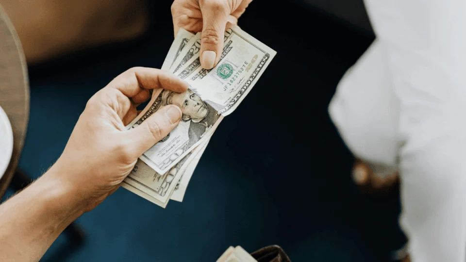 Confira a cotação do dólar para real nesta terça-feira (21)