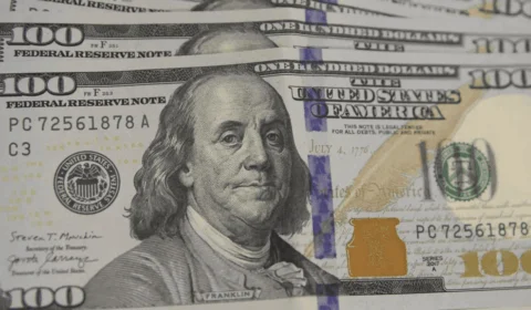 Dólar sobe para R$ 5,14 um dia após divisão no Copom