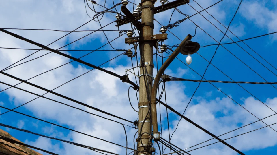 Cinco bairros devem ficar sem energia nesta segunda (20); confira