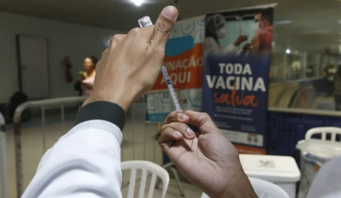 Covid-19: cerca de 94% dos brasileiros tomaram pelo menos uma dose da vacina