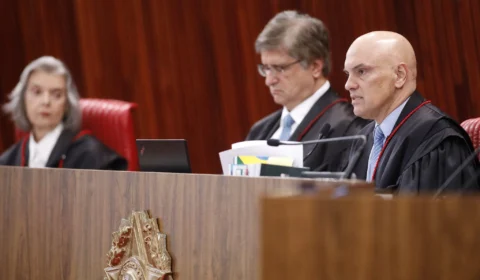 Ao deixar TSE, Moraes ressalta impunidade das redes sociais