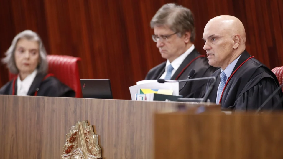 Ao deixar TSE, Moraes ressalta impunidade das redes sociais