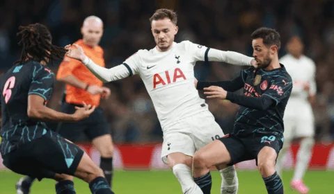 Tottenham pode dar título da Premier League ao Arsenal; entenda