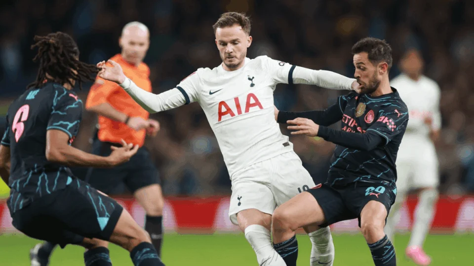 Tottenham pode dar título da Premier League ao Arsenal; entenda