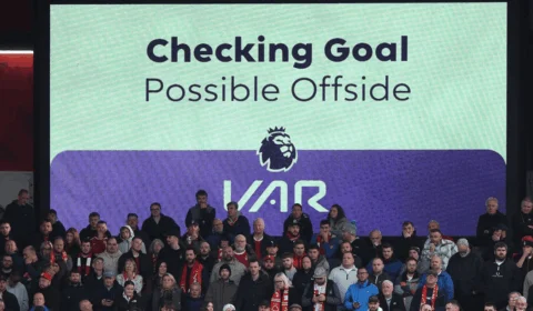 Premier League pode acabar com o uso do VAR; entenda