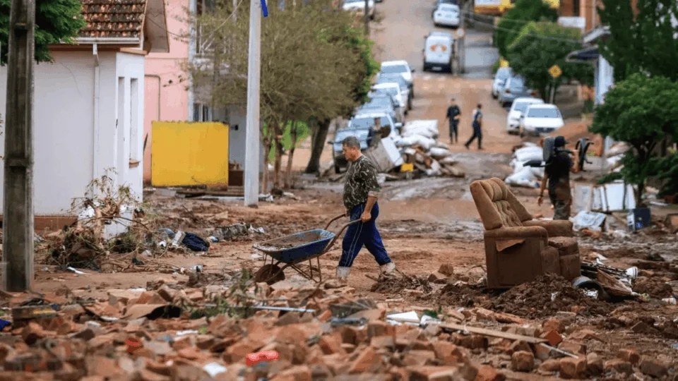 Mais de 40 mil pessoas devem deixar cidade do Rio Grande do Sul