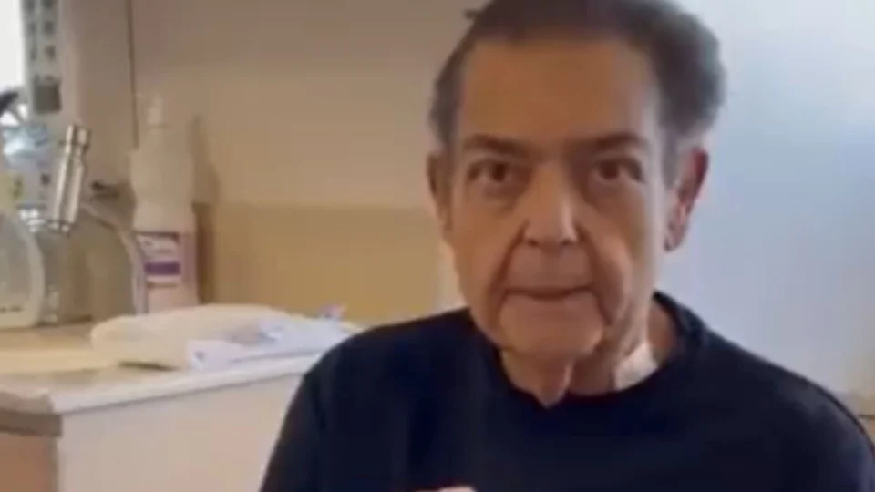 Faustão aparece em foto rara ao lado da família após cirurgias