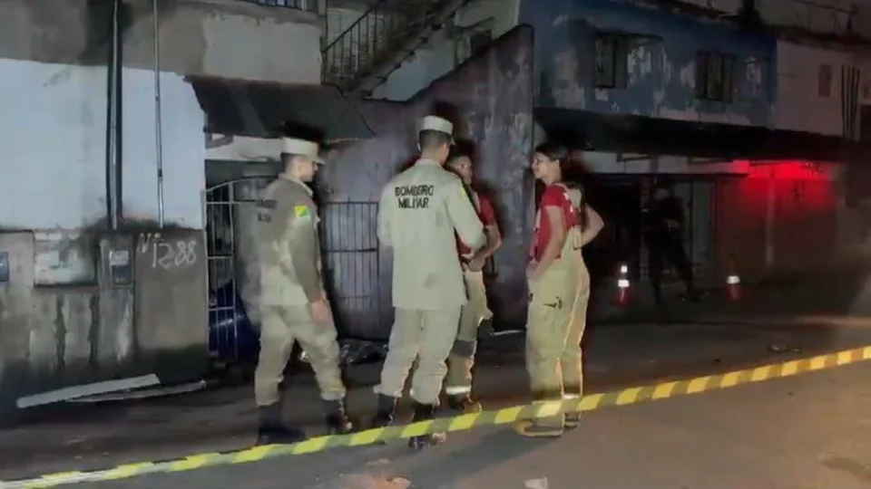 Jovem morre após celular pegar fogo enquanto carregava no AC