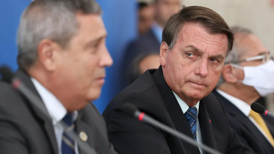 Inelegibilidade: Moraes rejeita recurso de Bolsonaro e Braga Netto  