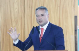 RS: ‘Estamos correndo para recuperar todos os trechos’, diz Renan Filho