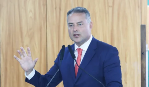 RS: ‘Estamos correndo para recuperar todos os trechos’, diz Renan Filho