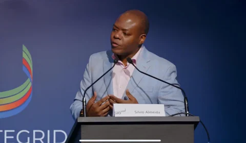 Silvio Almeida defende regulamentação das redes sociais