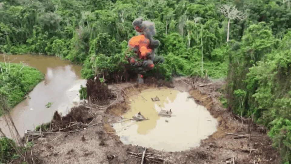 Forças Armadas destroem acampamentos e materiais utilizados em garimpo em RR