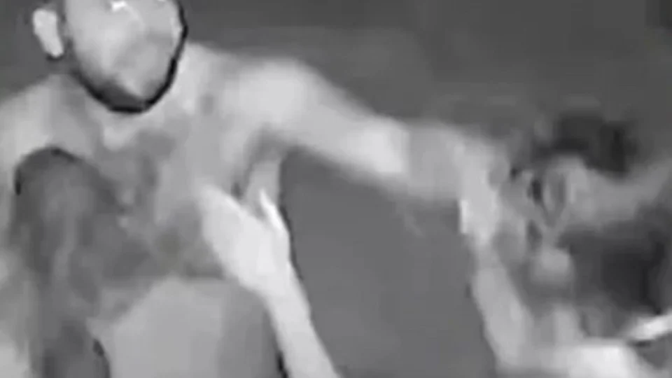 Vídeo mostra como mecânico armado matou ex-namorada e o pai