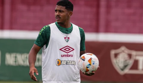 Fluminense: John Kennedy deve ser reintegrado nesta semana
