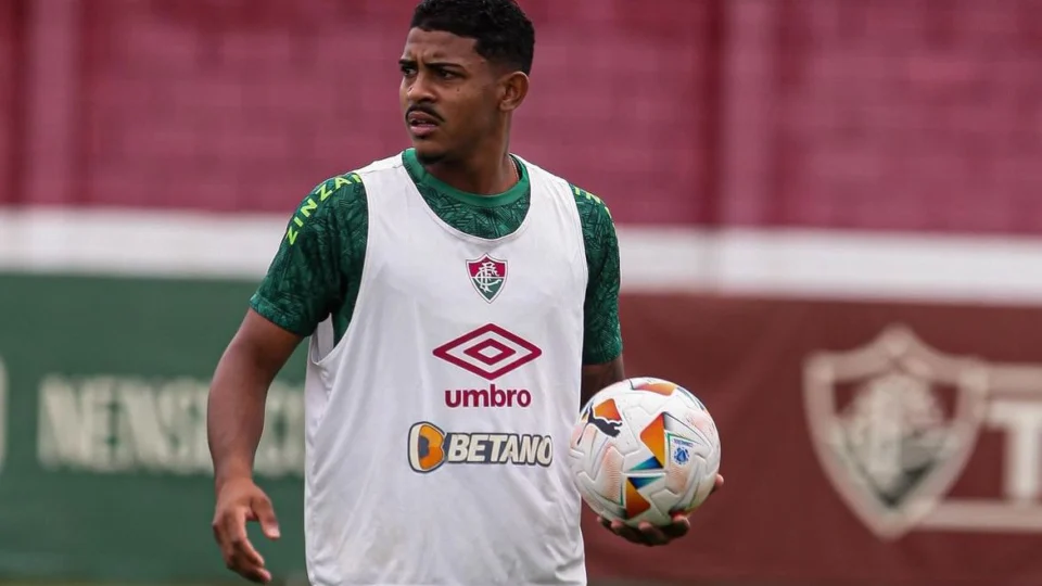 Fluminense: John Kennedy deve ser reintegrado nesta semana