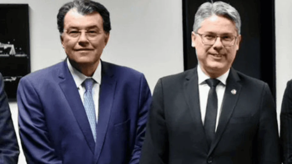 Eduardo Braga aprova PEC das calamidades para ajudar o RS