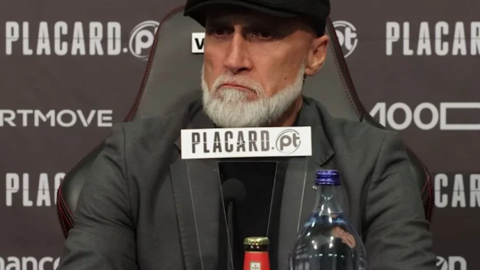 Vasco próximo de novo treinador; entenda