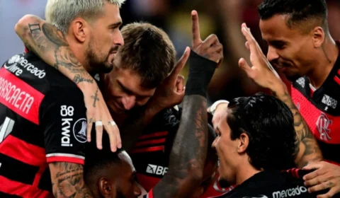 Flamengo vence Bolívar e respira na Libertadores