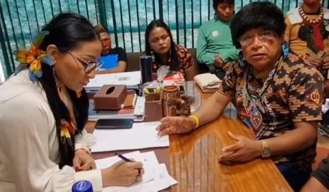 Yanomamis: lideranças pedem que Silvia Waiãpi estenda visita