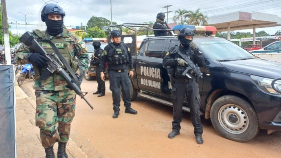 Polícias Civil, Federal e Penal do Acre capturam criminoso na Bolívia