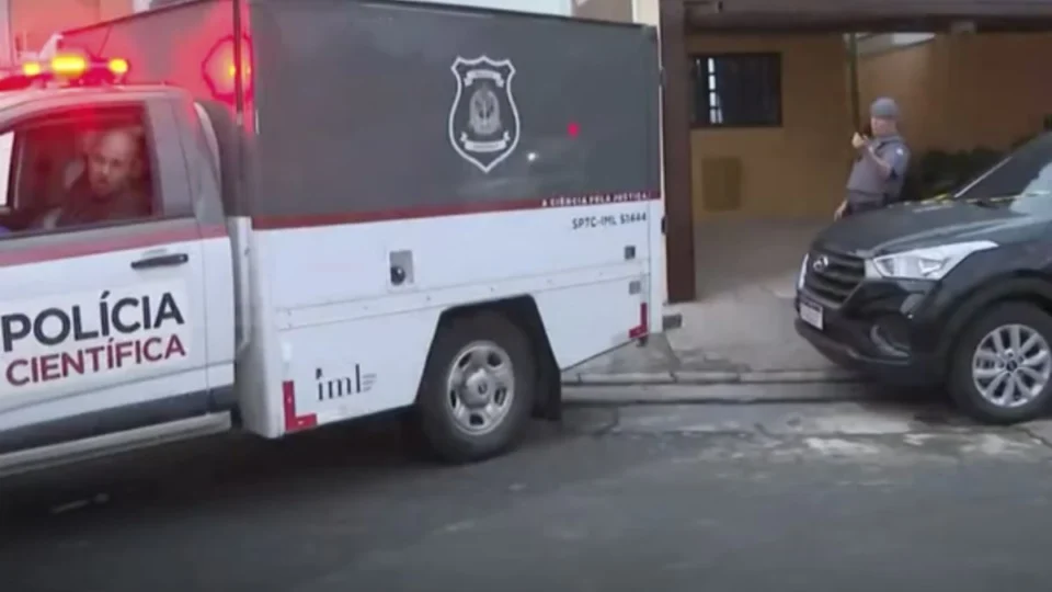 Adolescente que matou os pais descobre que será preso e reação surpreende policiais