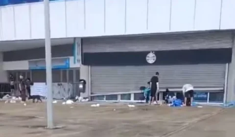 Vídeo mostra Arena do Grêmio sendo saqueada em meio à tragédia no RS