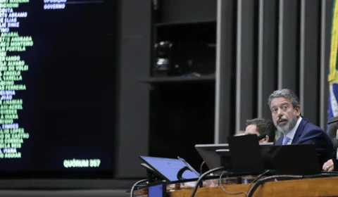 Arthur Lira recorre de arquivamento de processo contra Felipe Neto