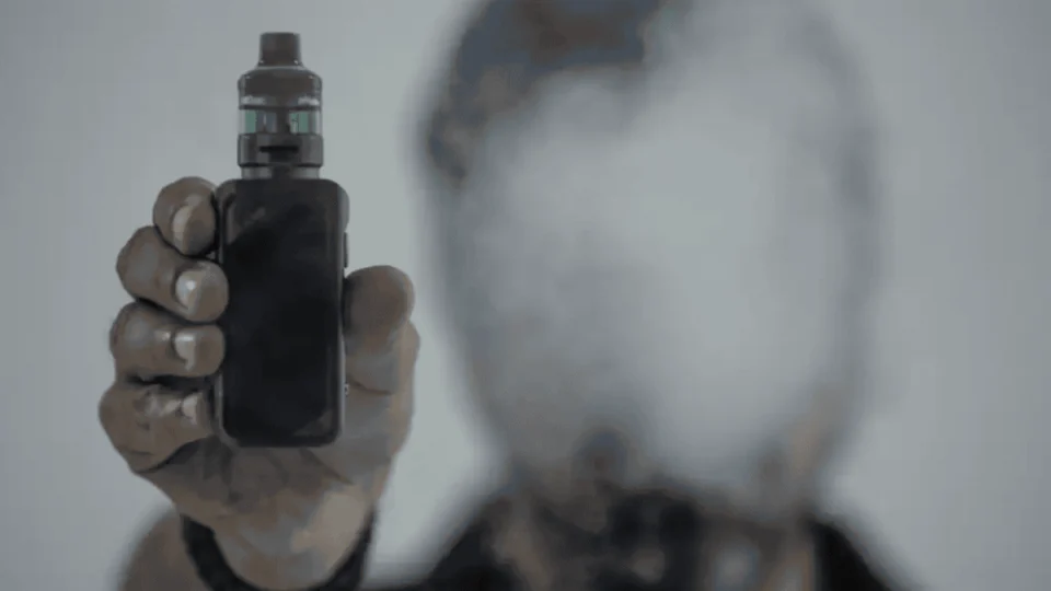 Saúde lança campanha contra o uso de cigarros eletrônicos