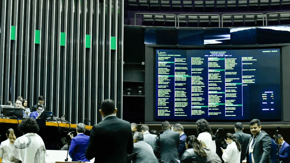 Congresso derruba veto na área da saúde