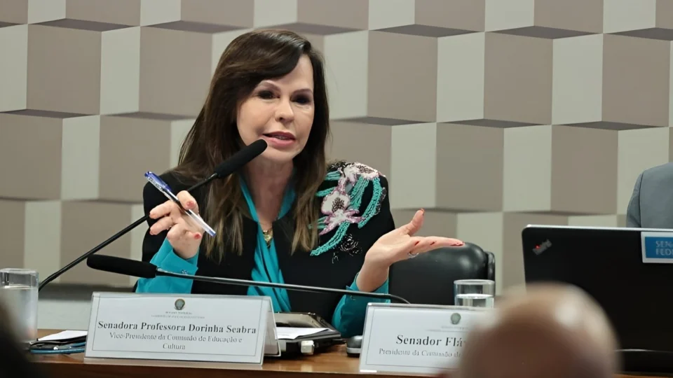 Comissão vai debater cancelamento de convênios de obras do FNDE