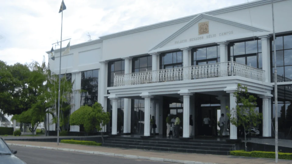 Governo Denarium omite se pagou de cachê de Manu Bahtidão por show cancelado